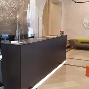 3* فندق Varese